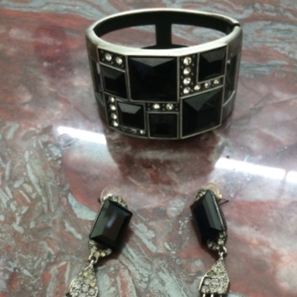 BEAUTIFUL Costume Earrings and Bracelet